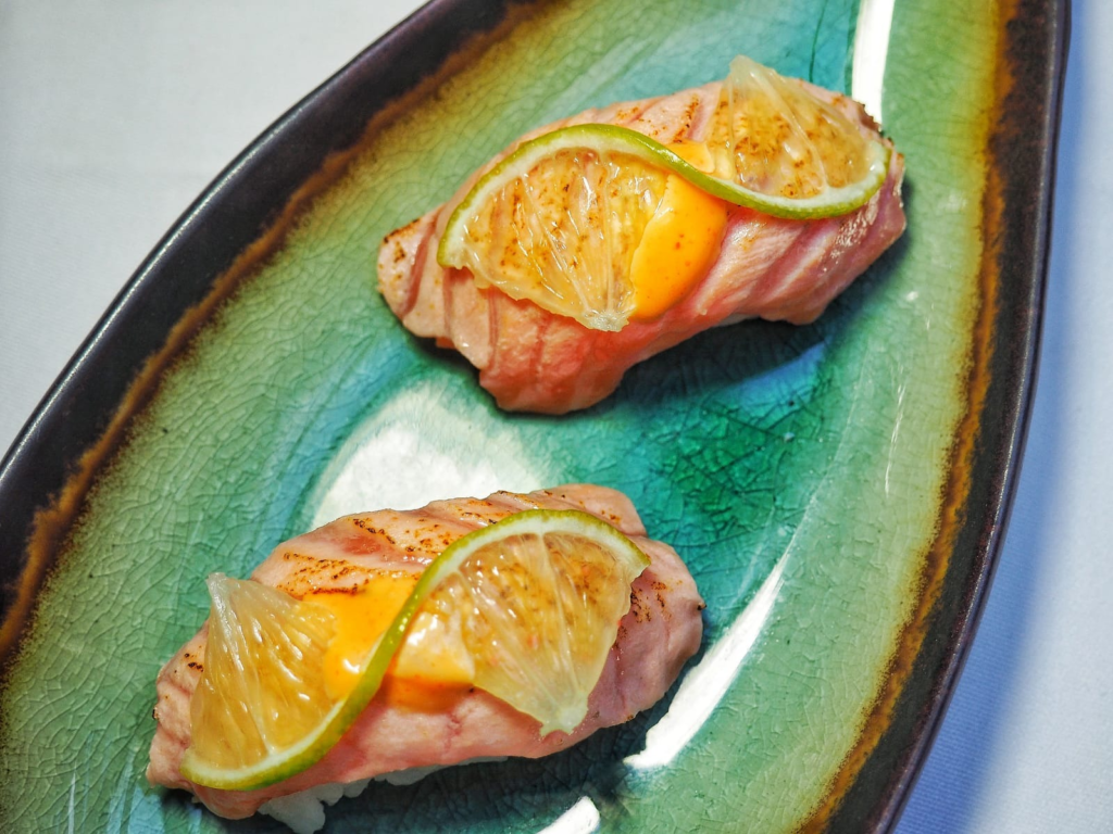 Flame kissed salmón y lima
